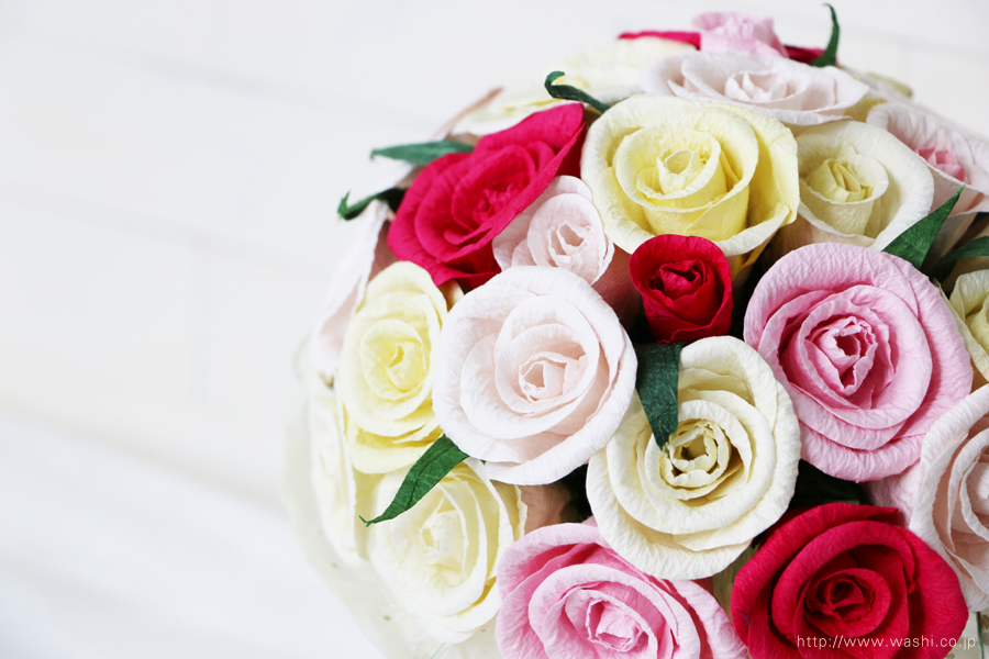 赤・白・黄系バラの和紙ブーケ・花束（紙婚式ペーパーフラワー）お花全体アップ