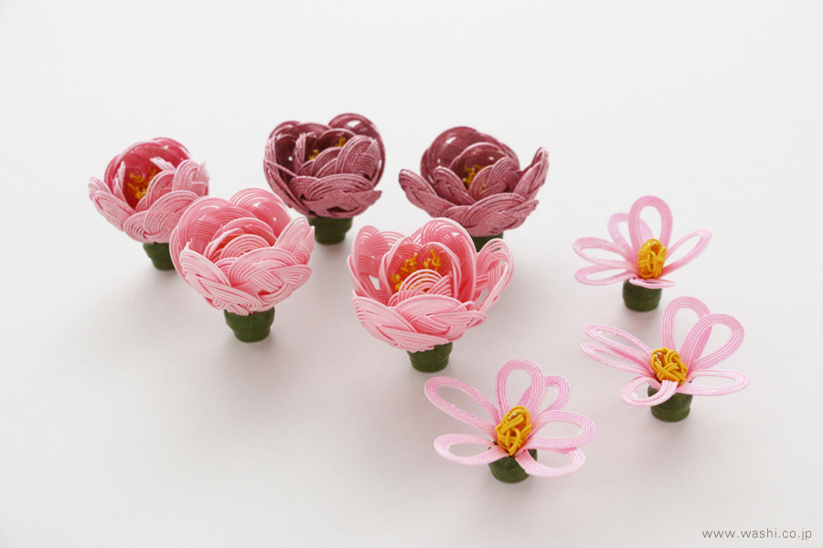 水引の花飾りが印象的な結納品リメイクアートパネル3種（花飾り８点）